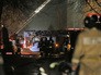 Сотрудники пожарной службы МЧС России во время тушения пожара пятиэтажного здания на территории Тушинского машиностроительного завода в Москве Сотрудники пожарной службы МЧС России во время тушения пожара пятиэтажного здания на территории Тушинского машиностроительного завода в Москве