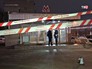 Полицейское оцепление у станции метро Полицейское оцепление у станции метро