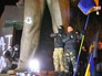 Снос памятника революционеру Петровскому в Днепропетровске Снос памятника революционеру Петровскому в Днепропетровске