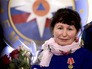 Крановщица Тамара Пастухова, спасшая на пожаре троих рабочих, после награждения медалью "За отвагу на пожаре" Крановщица Тамара Пастухова, спасшая на пожаре троих рабочих, после награждения медалью "За отвагу на пожаре"