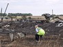 Наблюдатели ОБСЕ на месте крушения малайзийского Boeing 777 на Украине Наблюдатели ОБСЕ на месте крушения малайзийского Boeing 777 на Украине