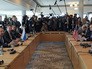 Глава МИД России Сергей Лавров и госсекретарь США Джон Керри во время двусторонней встречи в Мюнхене Глава МИД России Сергей Лавров и госсекретарь США Джон Керри во время двусторонней встречи в Мюнхене