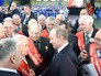 Владимир Путин поздравил сотрудников и ветеранов автозавода "КамАЗ" Владимир Путин поздравил сотрудников и ветеранов автозавода "КамАЗ"