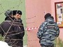 Полицейские на месте происшествия Полицейские на месте происшествия