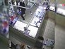Сотрудники ТЦ заперли грабителя в ювелирном магазине Сотрудники ТЦ заперли грабителя в ювелирном магазине