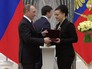 Владимир Путин вручает государственные награды Владимир Путин вручает государственные награды