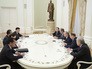 Президент России Владимир Путин и министр иностранных дел Китая Ван И Президент России Владимир Путин и министр иностранных дел Китая Ван И