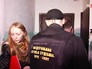 Федеральная служба судебных приставов около квартиры должника Федеральная служба судебных приставов около квартиры должника