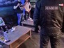 Сотрудники ОМОН проводят рейд в ночном клубе Сотрудники ОМОН проводят рейд в ночном клубе