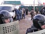 Спецназ полиции проводит задержание Спецназ полиции проводит задержание