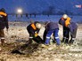 Работы на месте крушения пассажирского самолета Boeing-737-800 в аэропорту Ростова-на-Дону Работы на месте крушения пассажирского самолета Boeing-737-800 в аэропорту Ростова-на-Дону