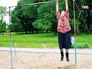 Пенсионерка на спортивной площадке Пенсионерка на спортивной площадке
