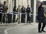 Полицейские и военные обеспечивают безопасность в Брюсселе Полицейские и военные обеспечивают безопасность в Брюсселе