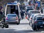 Скорая помощь и полиция на месте происшествия Скорая помощь и полиция на месте происшествия