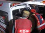 Скорая помощь в Пакистане увозит пострадавших Скорая помощь в Пакистане увозит пострадавших