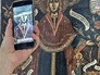 Фотографируют икону на смартфон Фотографируют икону на смартфон