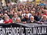Митинг у здания турецкой газеты Zaman Митинг у здания турецкой газеты Zaman