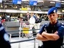 Полиция Нидерландов в аэропорту Полиция Нидерландов в аэропорту