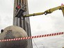 Коммунальщики моют памятник Гагарину на Ленинском проспекте Коммунальщики моют памятник Гагарину на Ленинском проспекте