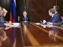 Дмитрий Медведев проводит совещание с вице-премьерами Дмитрий Медведев проводит совещание с вице-премьерами