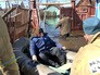 Сотрудники МЧС эвакуируют жителей из зоны паводков Сотрудники МЧС эвакуируют жителей из зоны паводков