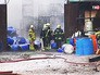 Пожарные на месте возгорания склада Пожарные на месте возгорания склада