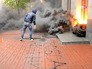 Украинские радикалы напали на здание Россотрудничества в Киеве Украинские радикалы напали на здание Россотрудничества в Киеве