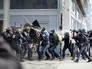 Уличные столкновения с французской полицией Уличные столкновения с французской полицией