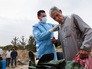 Военные врачи осматривают жителей Сирии Военные врачи осматривают жителей Сирии