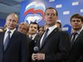 Председатель правительства РФ Дмитрий Медведев и президент РФ Владимир Путин во время встречи в Москве с участниками предварительного голосования партии "Единая Россия" Председатель правительства РФ Дмитрий Медведев и президент РФ Владимир Путин во время встречи в Москве с участниками предварительного голосования партии "Единая Россия"