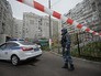 Сотрудник правоохранительных органов у жилого дома на юге Москвы, где были обнаружены оружие и боеприпасы Сотрудник правоохранительных органов у жилого дома на юге Москвы, где были обнаружены оружие и боеприпасы