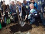 Сергей Собянин принимает участие в субботнике Сергей Собянин принимает участие в субботнике