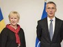 Глава МИД Швеции Маргот Валльстрём и генсек НАТО Йенс Столтенберг Глава МИД Швеции Маргот Валльстрём и генсек НАТО Йенс Столтенберг