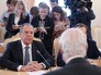 Министр иностранных дел России Сергей Лавров во время встречи в Москве со специальным посланником ООН по Сирии Стаффаном де Мистурой Министр иностранных дел России Сергей Лавров во время встречи в Москве со специальным посланником ООН по Сирии Стаффаном де Мистурой