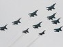 Самолеты Су-34, Су-27 и МиГ-29 во время генеральной репетиции военного парада в честь Дня Победы на Красной площади Самолеты Су-34, Су-27 и МиГ-29 во время генеральной репетиции военного парада в честь Дня Победы на Красной площади