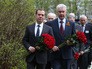 Председатель правительства РФ Дмитрий Медведев и мэр Москвы Сергей Собянин во время встречи с ветеранами Великой Отечественной войны Председатель правительства РФ Дмитрий Медведев и мэр Москвы Сергей Собянин во время встречи с ветеранами Великой Отечественной войны