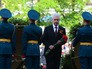 Мэр Москвы Сергей Собянин во время возложения цветов и венков к могиле Неизвестного Солдата в Александровском саду Мэр Москвы Сергей Собянин во время возложения цветов и венков к могиле Неизвестного Солдата в Александровском саду