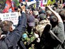 Радикалы препятствуют празднованию Дня Победы на Украине Радикалы препятствуют празднованию Дня Победы на Украине