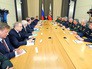 Владимир Путин провел совещание с руководящим составом Минобороны и представителями предприятий ОПК Владимир Путин провел совещание с руководящим составом Минобороны и представителями предприятий ОПК