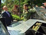 Владимир Путин осматривает военную технику Владимир Путин осматривает военную технику