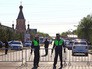Сотрудники полиции у Хованского кладбища в Москве, где произошла массовая драка со стрельбой Сотрудники полиции у Хованского кладбища в Москве, где произошла массовая драка со стрельбой