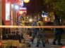 Сотрудники полиции около офиса "Московского кредитного банка" Сотрудники полиции около офиса "Московского кредитного банка"