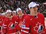 Игроки сборной Канады на церемонии награждения победителей чемпионата мира по хоккею Игроки сборной Канады на церемонии награждения победителей чемпионата мира по хоккею