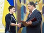 Надежда Савченко и Пётр Порошенко Надежда Савченко и Пётр Порошенко