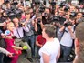 Надежда Савченко общается с журналистами Надежда Савченко общается с журналистами