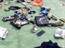 Личные вещи пассажиров потерпевшего крушение самолёта EgyptAir Личные вещи пассажиров потерпевшего крушение самолёта EgyptAir