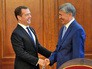 Премьер-министр России Дмитрий Медведев и президент Киргизии Алмазбек Атамбаев Премьер-министр России Дмитрий Медведев и президент Киргизии Алмазбек Атамбаев