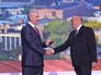Сергей Собянин награждает выдающимся соцработников Сергей Собянин награждает выдающимся соцработников