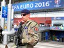 Полиция Франции возле футбольного стадиона в преддверии EURO 2016 Полиция Франции возле футбольного стадиона в преддверии EURO 2016