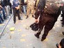 Украинские радикалы забросали яйцами Генконсульство России Украинские радикалы забросали яйцами Генконсульство России